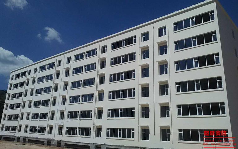 9月7日交口縣雙池鎮(zhèn)防盜門進工地