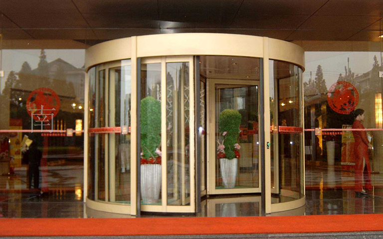 旋轉(zhuǎn)門(mén)