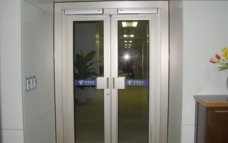 平開(kāi)自動(dòng)門(mén)